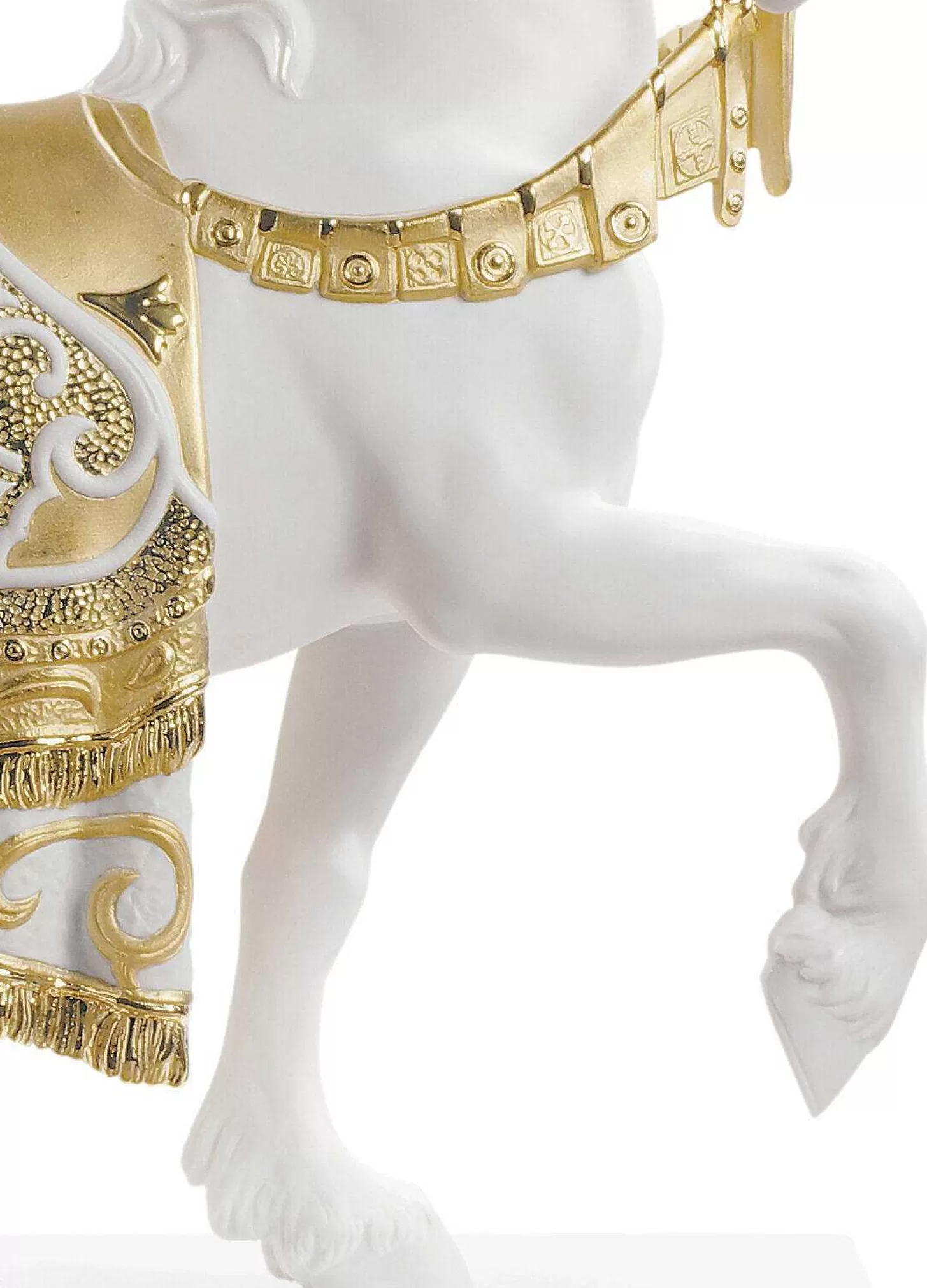 Lladró A Regal Steed Horse Sculpture. Golden Lustre^ Animals