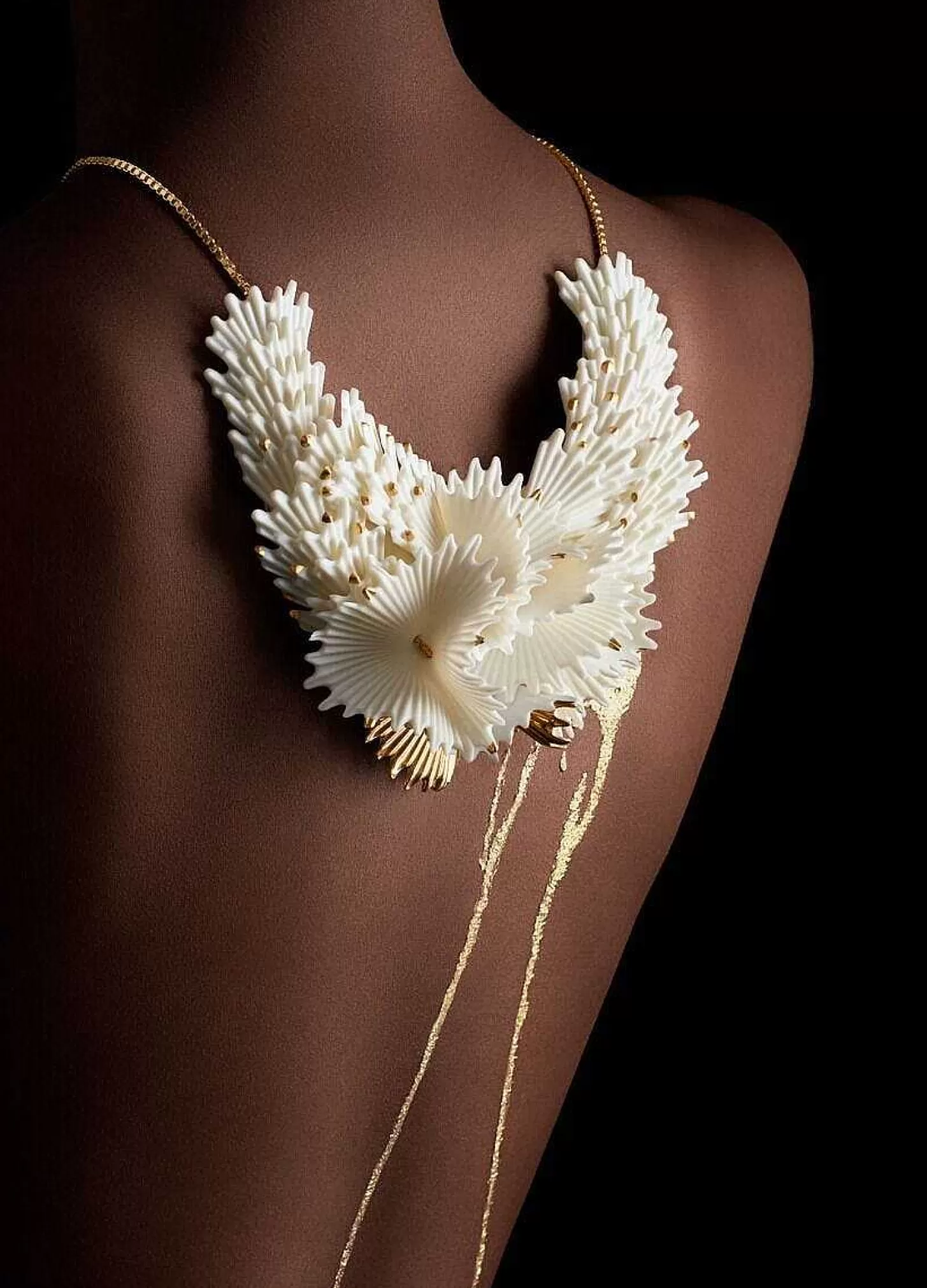 Lladró Actinia Necklace. White And Golden Luster^ Jewelry
