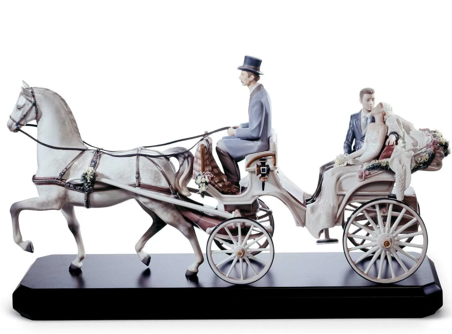 Lladró Bridal Carriage Couple Sculpture. Limited Edition^ Love