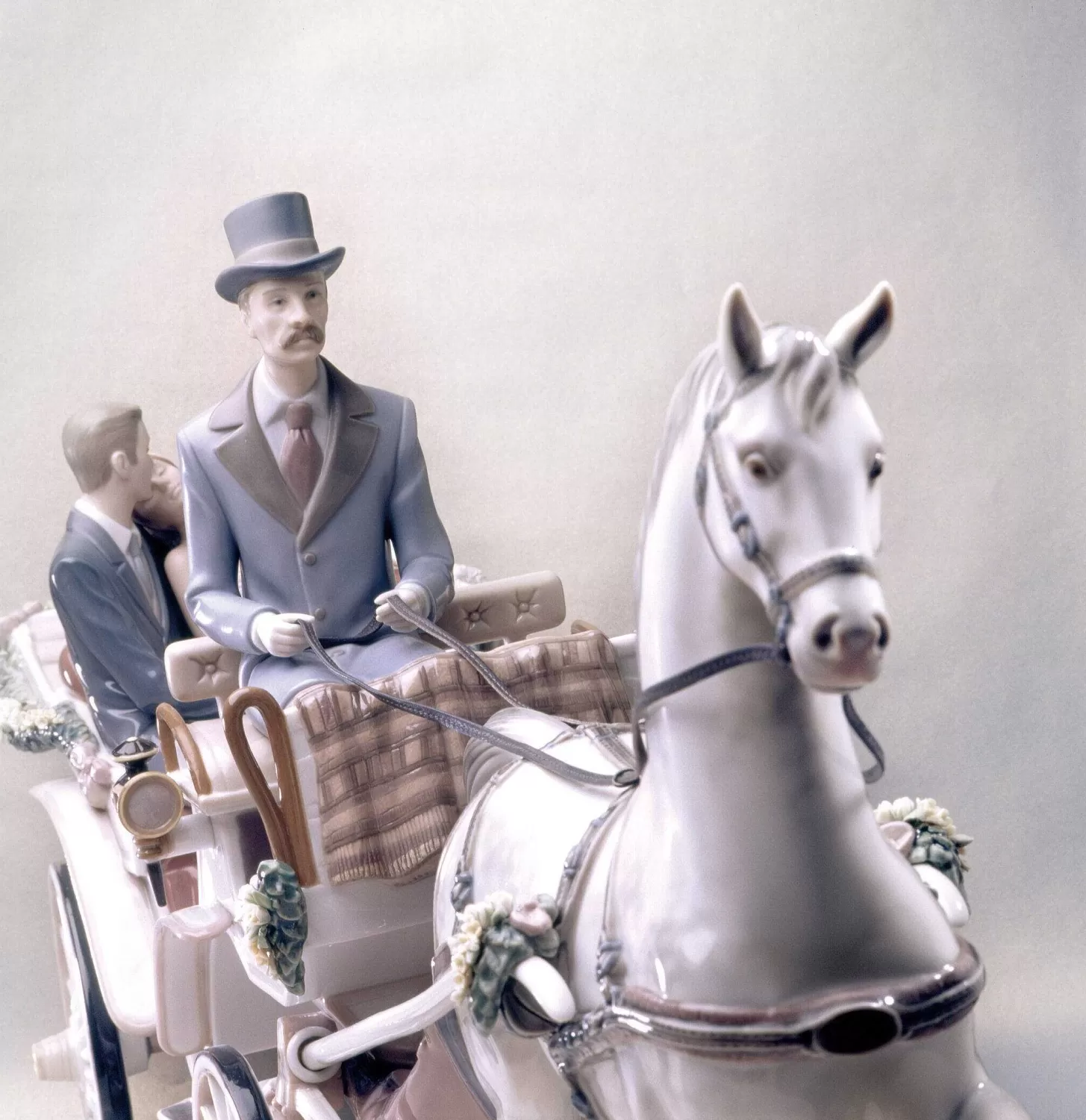 Lladró Bridal Carriage Couple Sculpture. Limited Edition^ Love