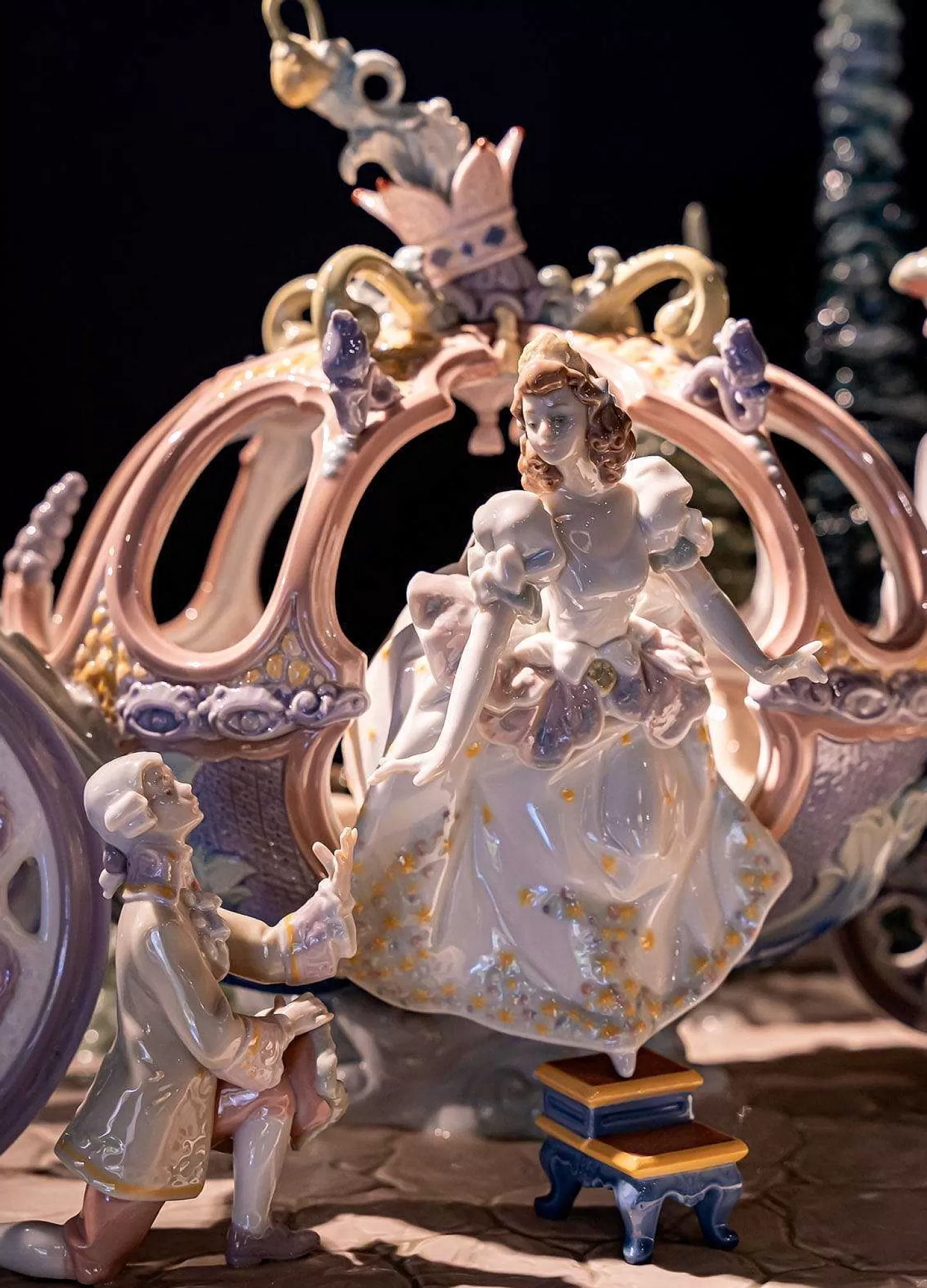 Lladró Cinderella'S Arrival Sculpture. Limited Edition^ High Porcelain