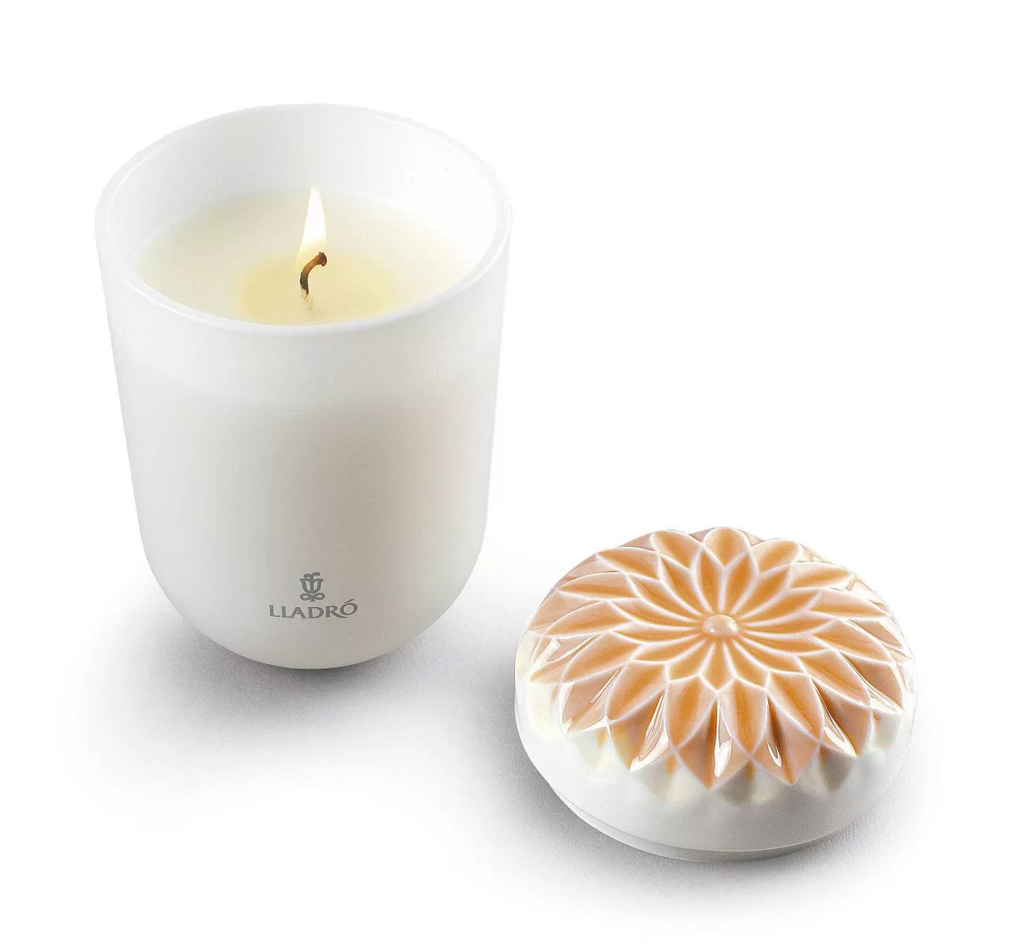 Lladró Echoes Of Nature Candle. Gardens Of Valencia Scent^ Light & Scent