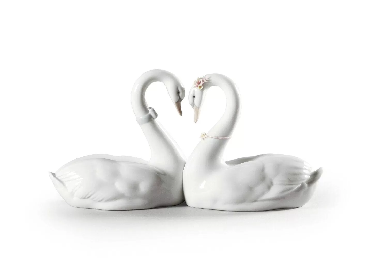 Lladró Endless Love Swans Figurine^ Heritage