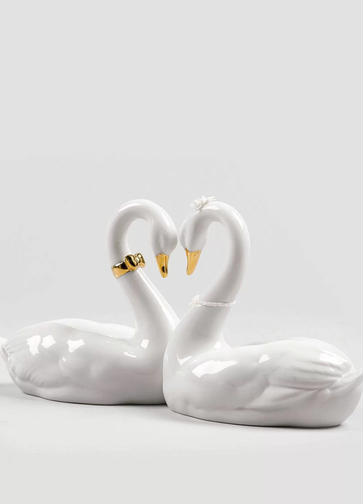 Lladró Endless Love Swans Figurine. Golden Luster^ Heritage