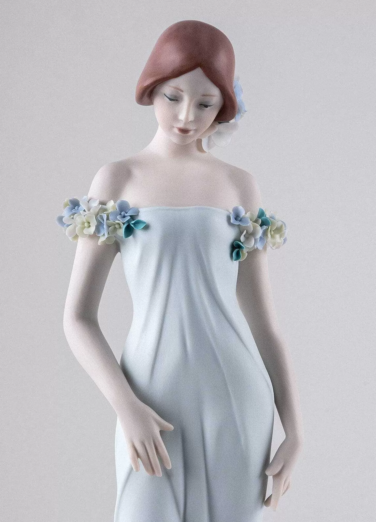 Lladró Haute Allure Refined Elegance Woman Figurine. Limited Edition^ Heritage