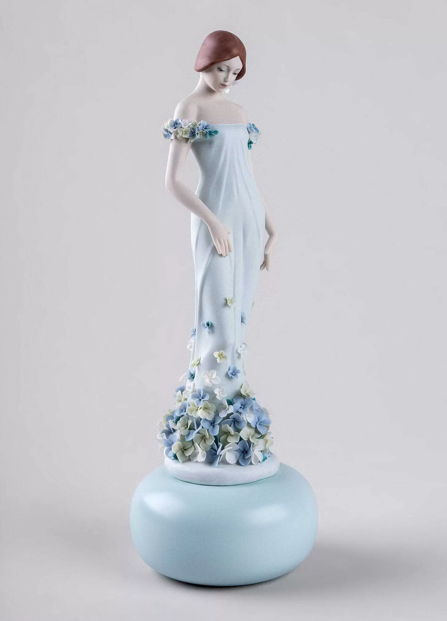 Lladró Haute Allure Refined Elegance Woman Figurine. Limited Edition^ Heritage