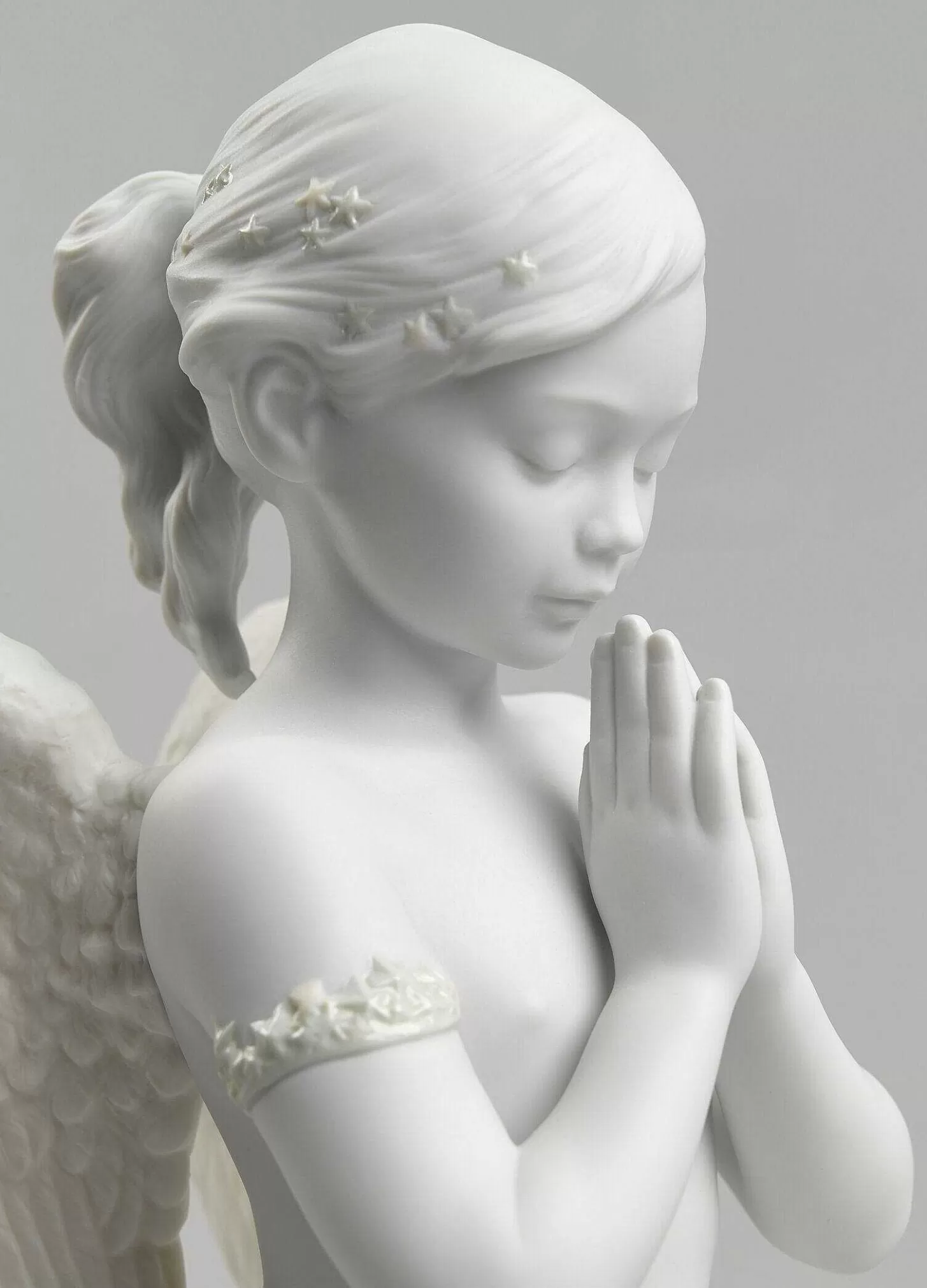 Lladró Heavenly Prayer Angel Figurine^ Angels