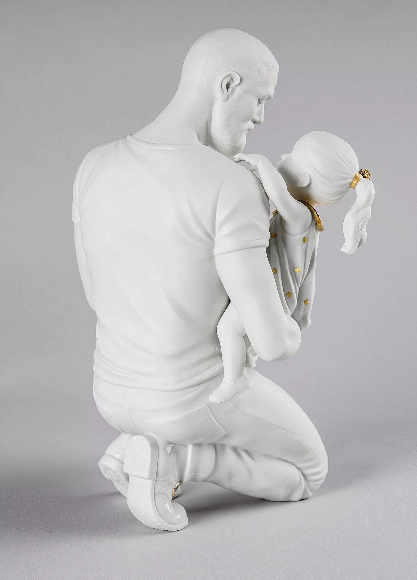 Lladró In Daddy'S Arms Figurine. Golden & White Luster^ Family