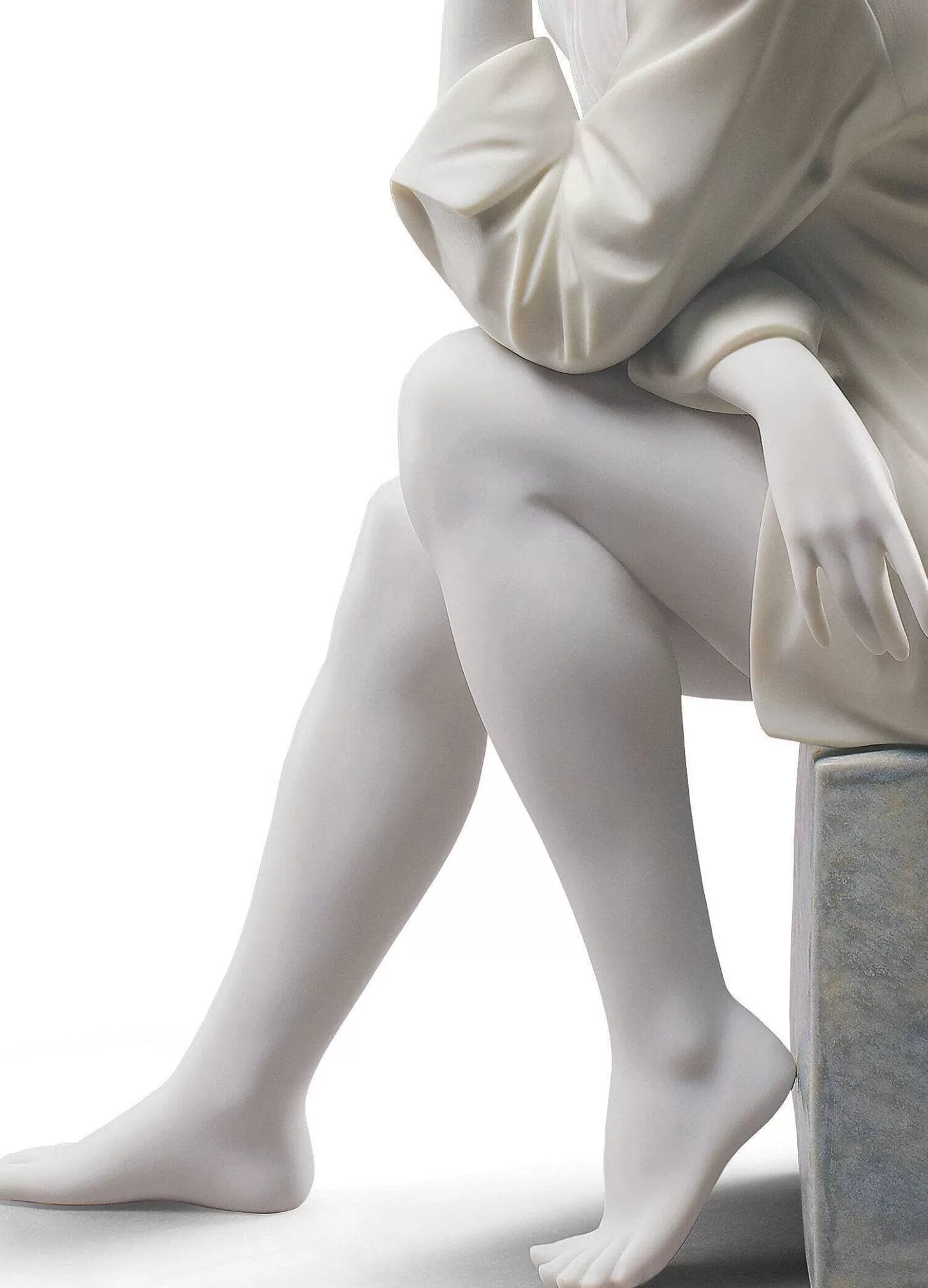 Lladró In My Thoughts Woman Figurine^ Heritage