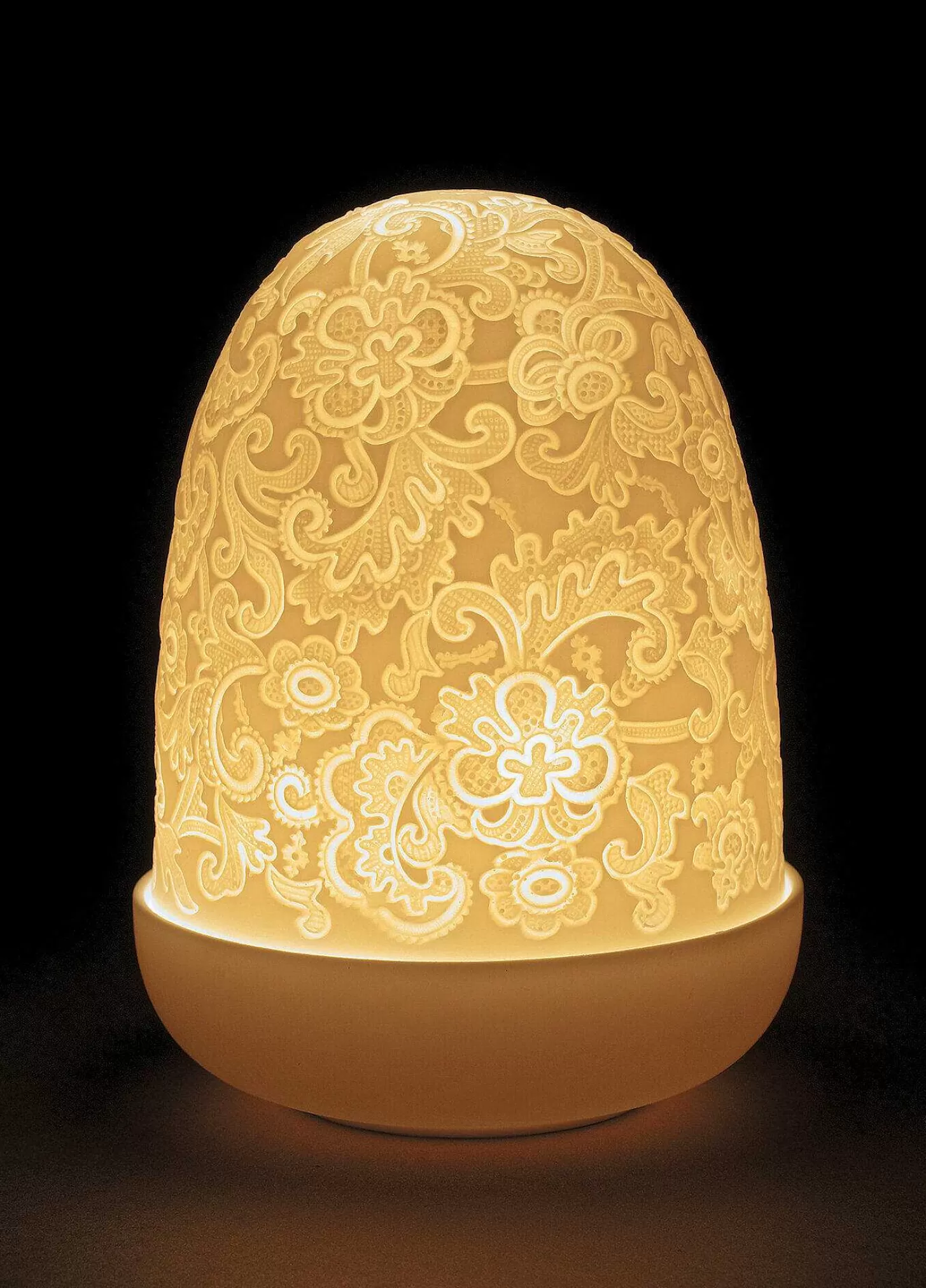 Lladró Lace Dome Table Lamp^ Lighting