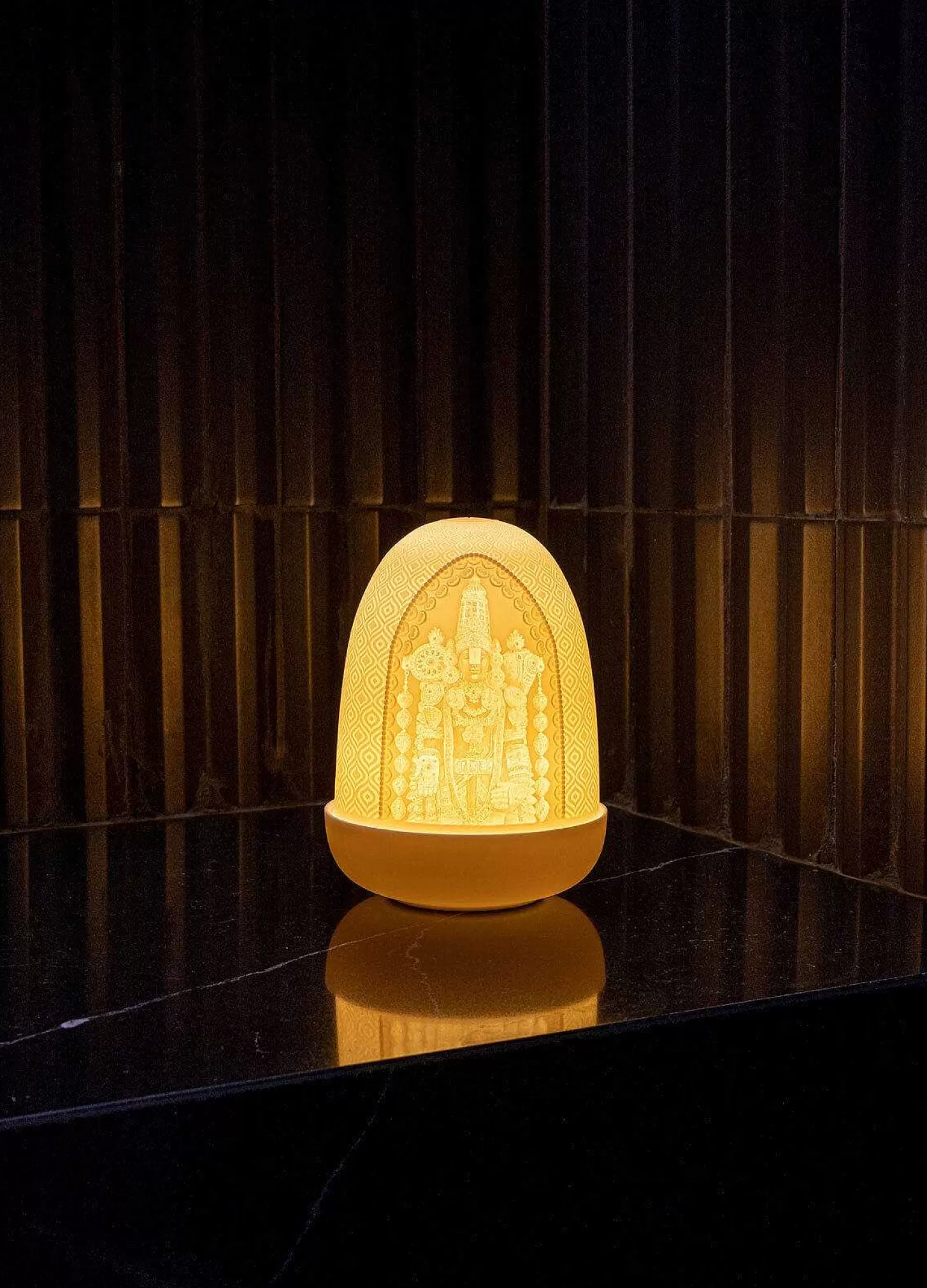Lladró Lord Balaji Dome Table Lamp^ Light & Scent