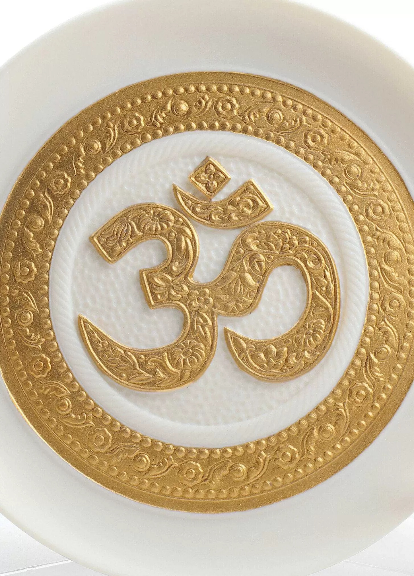 Lladró Om Decorative Plate. Golden Lustre^ Hinduism