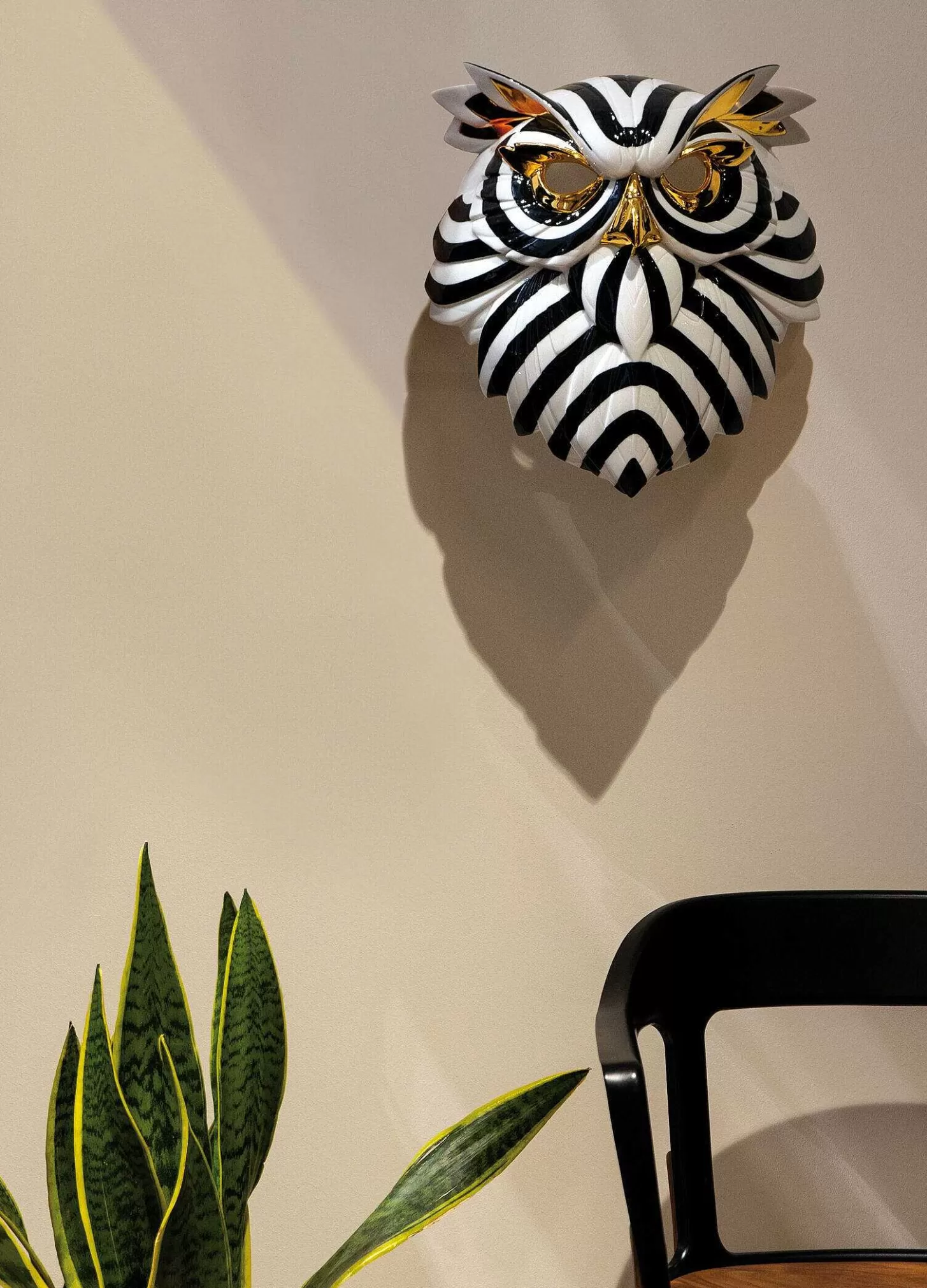 Lladró Owl Mask. Black And Gold^ Design