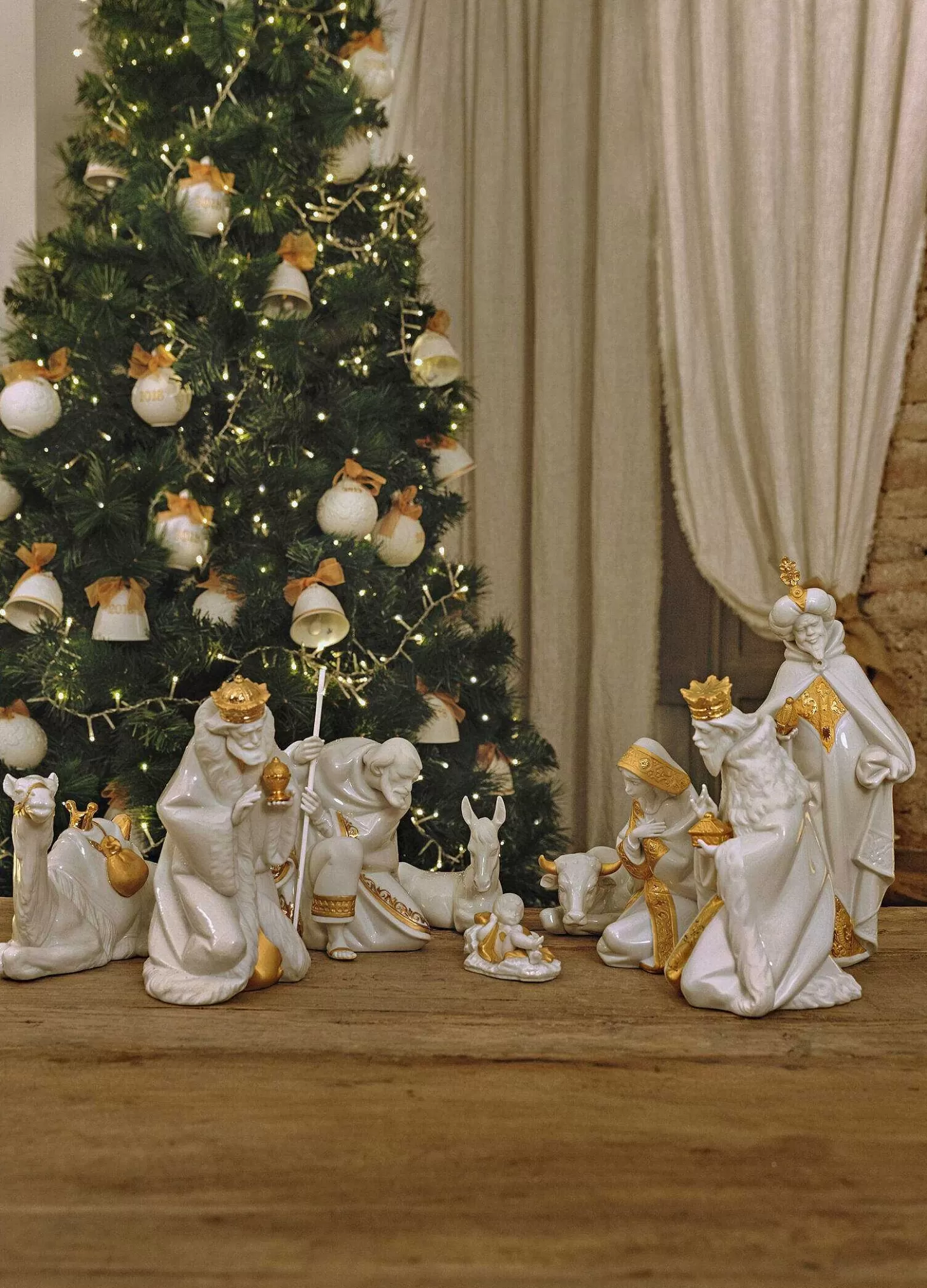 Lladró Ox Nativity Figurine. Golden Lustre^ Christianity