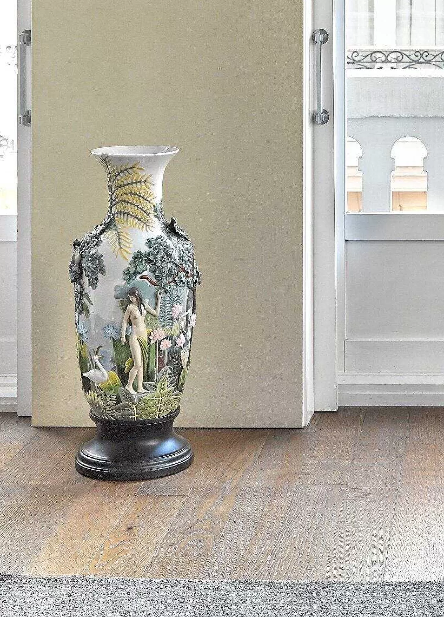 Lladró Paradise Vase Sculpture. Limited Edition^ Mexican Culture