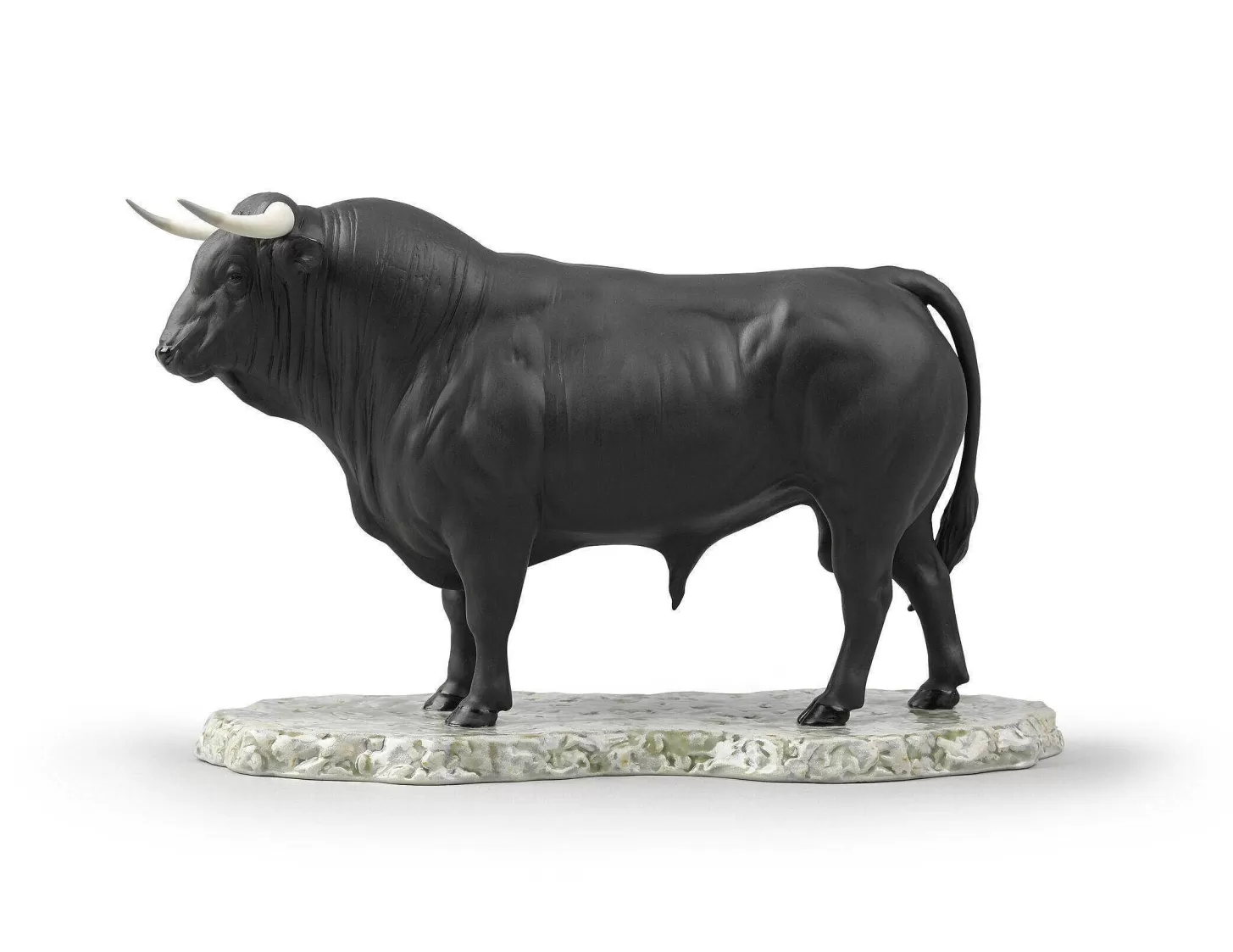Lladró Spanish Bull Figurine^ Animals