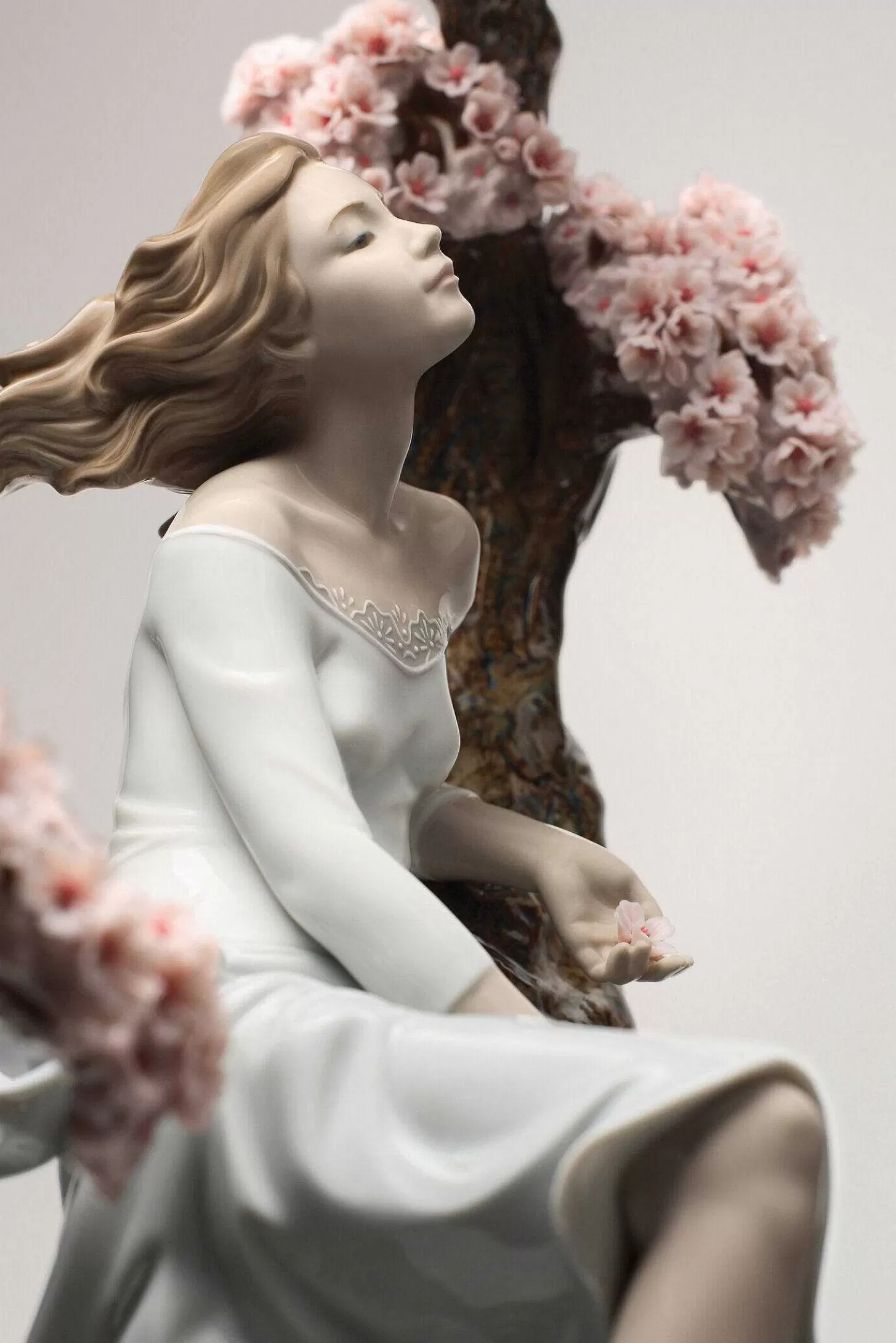 Lladró Sweet Scent Of Blossoms Woman Figurine. Limited Edition^ Heritage